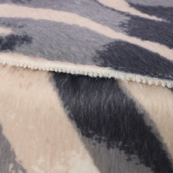 New GUESS Faux fur hat - Picture 7 of 10